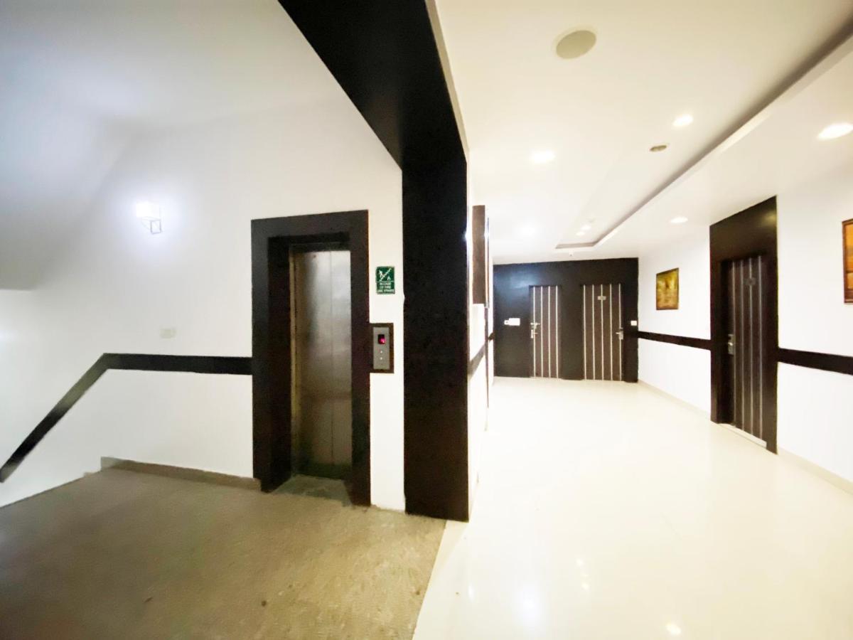 Hotel Admire Inn "Near Atal Chowk, Sector 15, Vasundhara" غازي أباد المظهر الخارجي الصورة