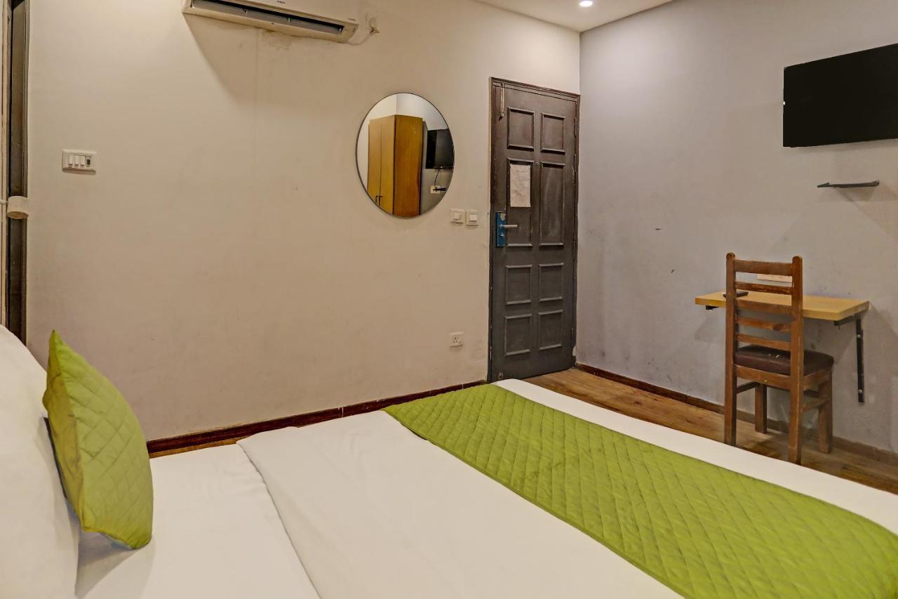 Hotel Admire Inn "Near Atal Chowk, Sector 15, Vasundhara" غازي أباد المظهر الخارجي الصورة