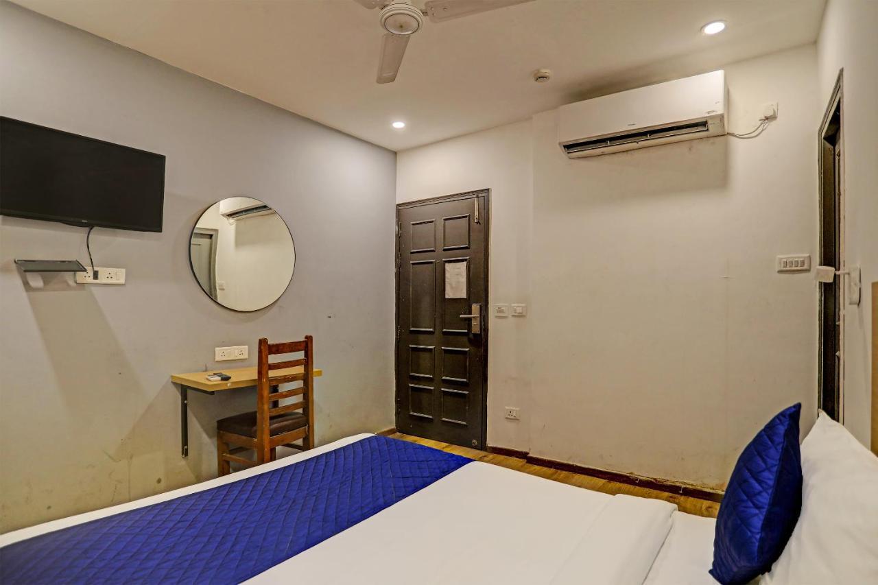 Hotel Admire Inn "Near Atal Chowk, Sector 15, Vasundhara" غازي أباد المظهر الخارجي الصورة