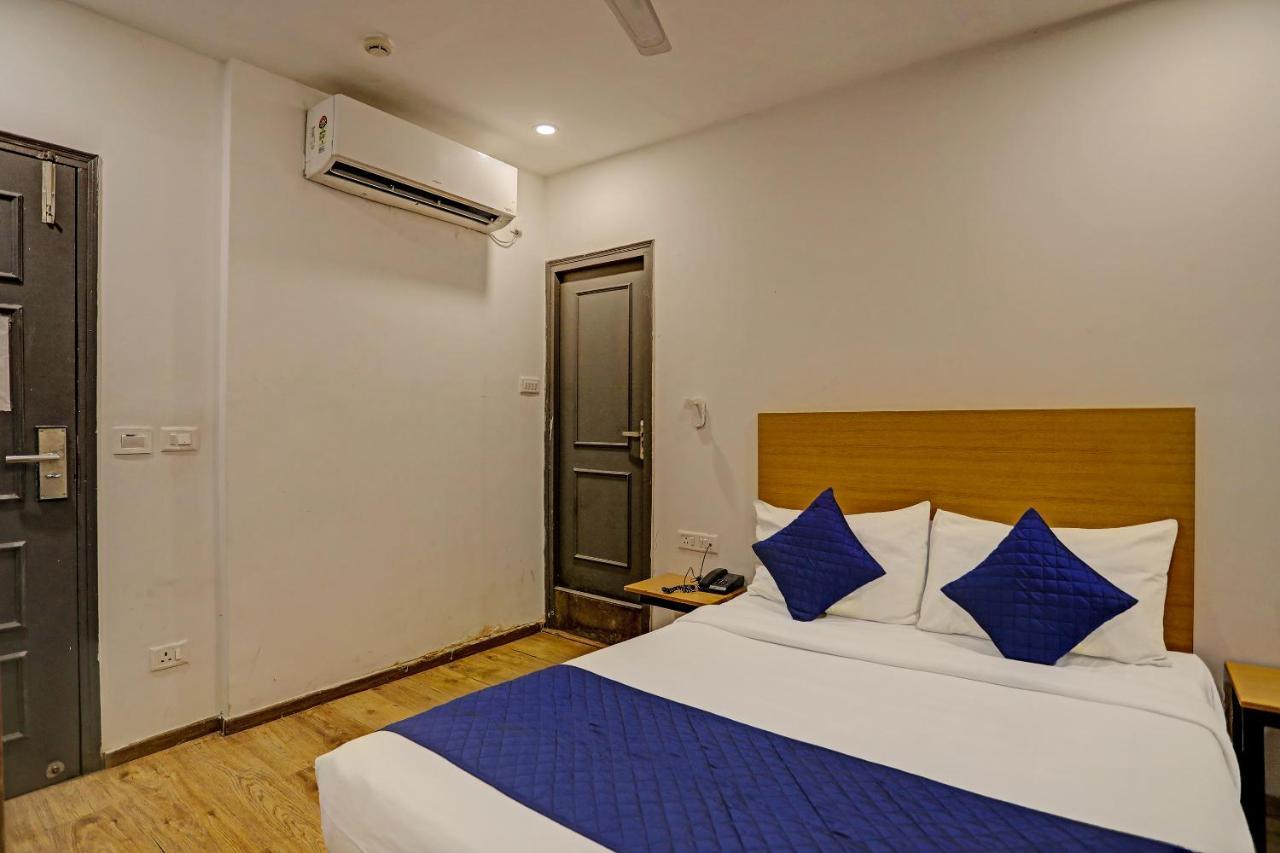 Hotel Admire Inn "Near Atal Chowk, Sector 15, Vasundhara" غازي أباد المظهر الخارجي الصورة